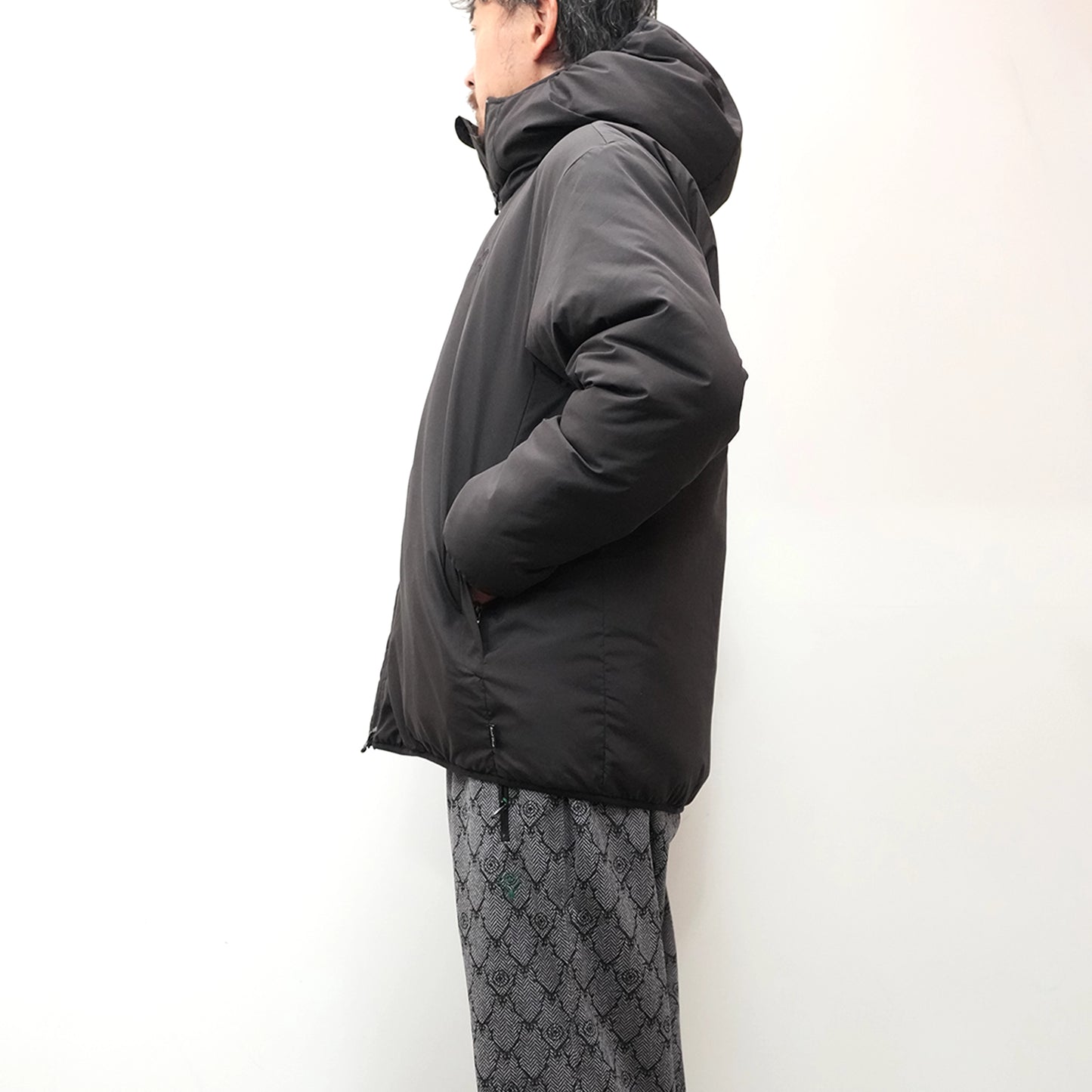 【South2 West8】サウスツーウエストエイト men's Insulator Zipped Parka-Peach Skin "Black"