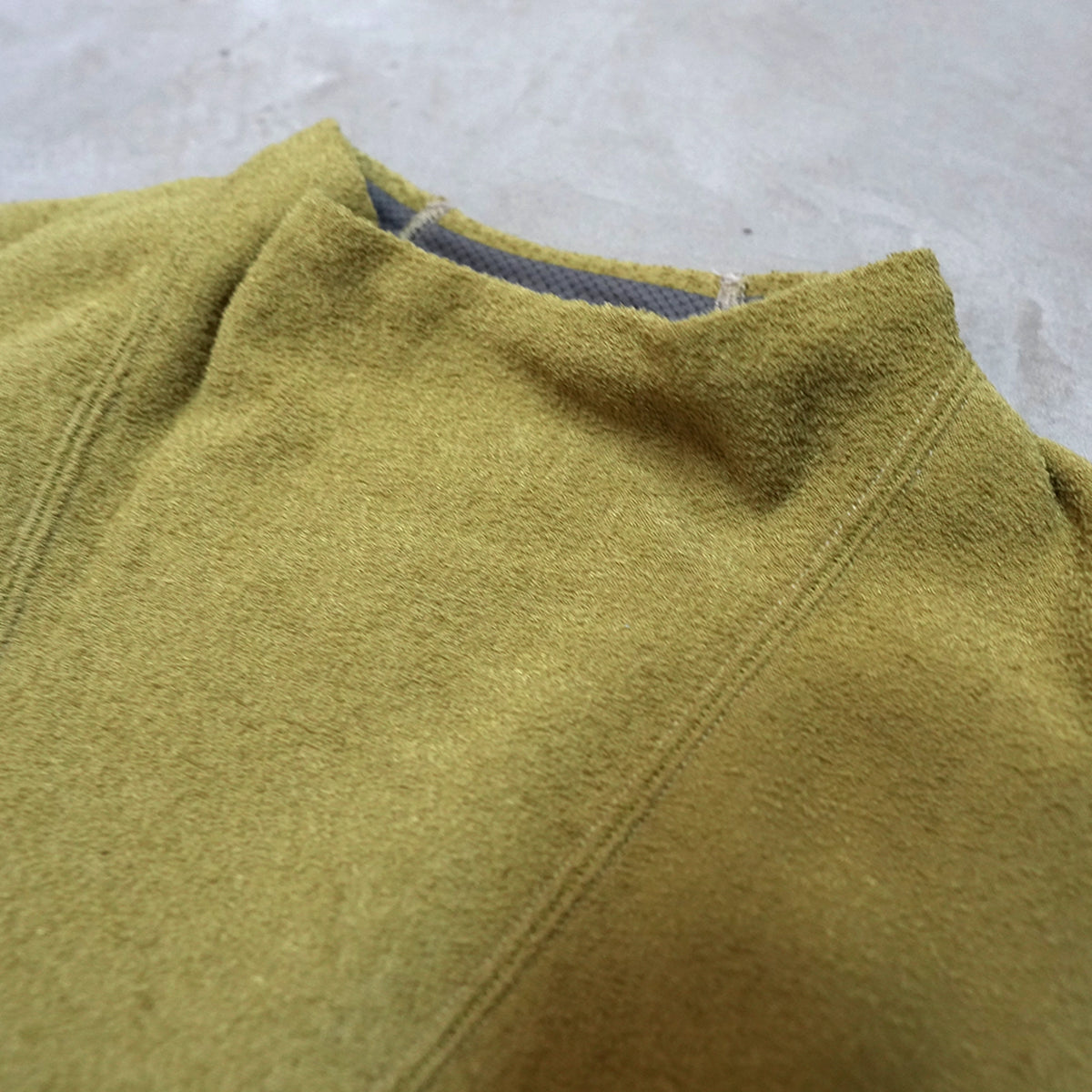 【and wander】アンドワンダー women's PE warm pile vest "2Color"