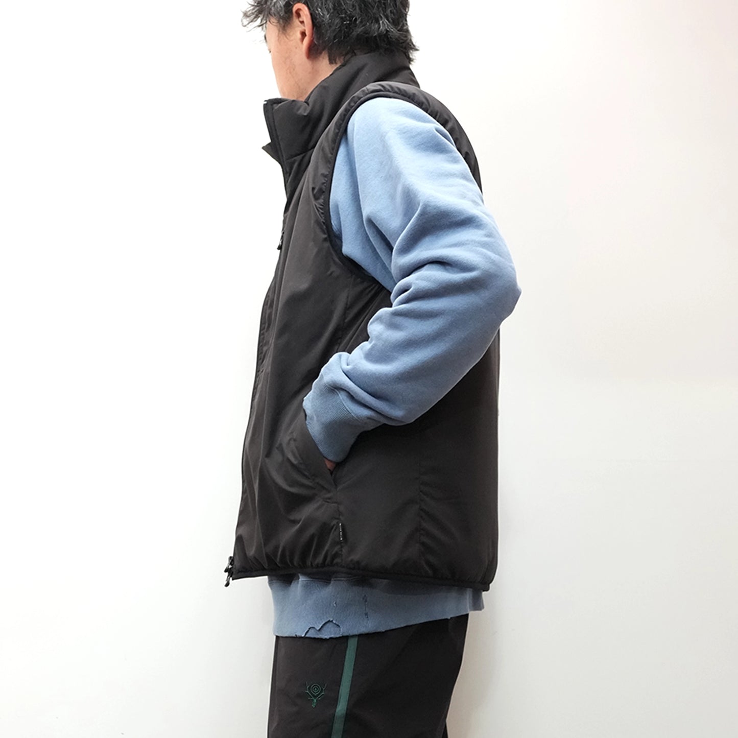 【South2 West8】サウスツーウエストエイト men's Insulator Vest-Poly Peach Skin "Black"