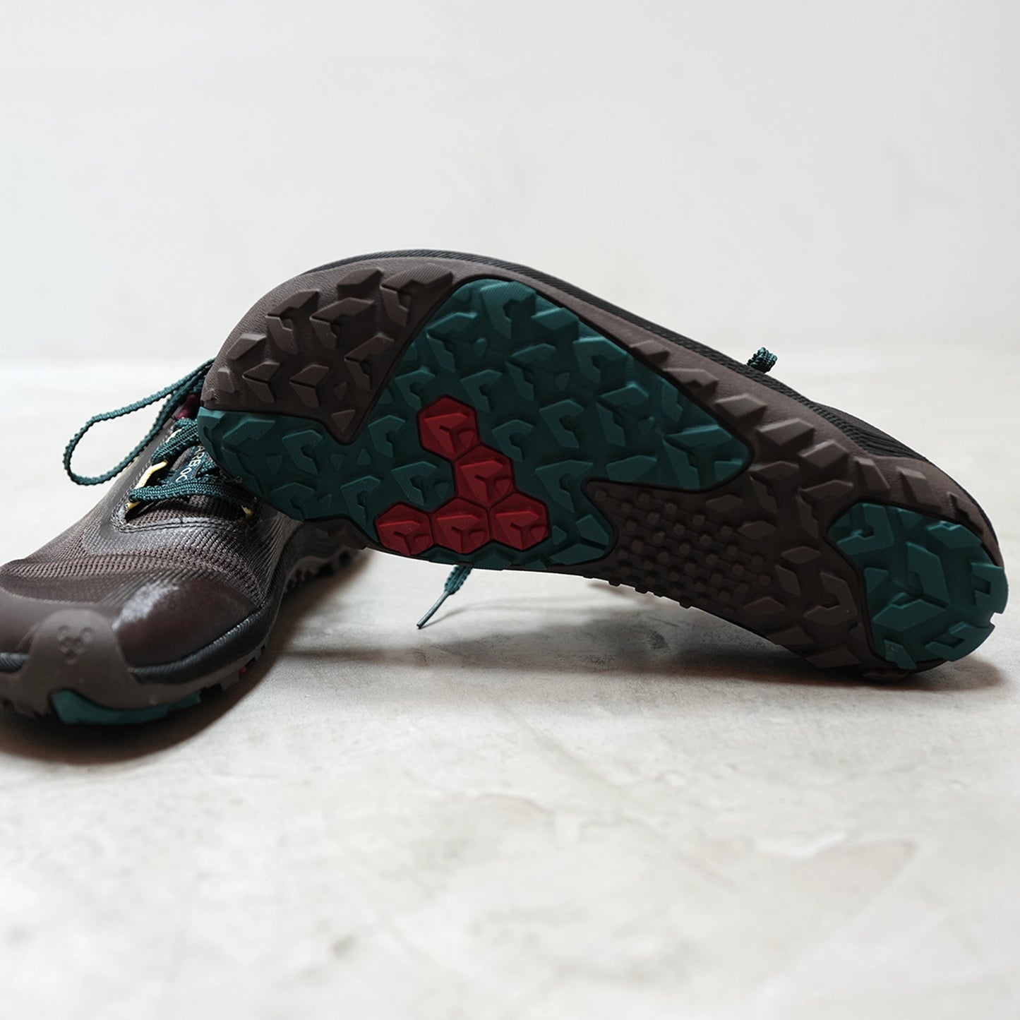 【VIVOBAREFOOT】ヴィヴォ ベアフット women's Primus Trail Flow "Chocolate Torte"