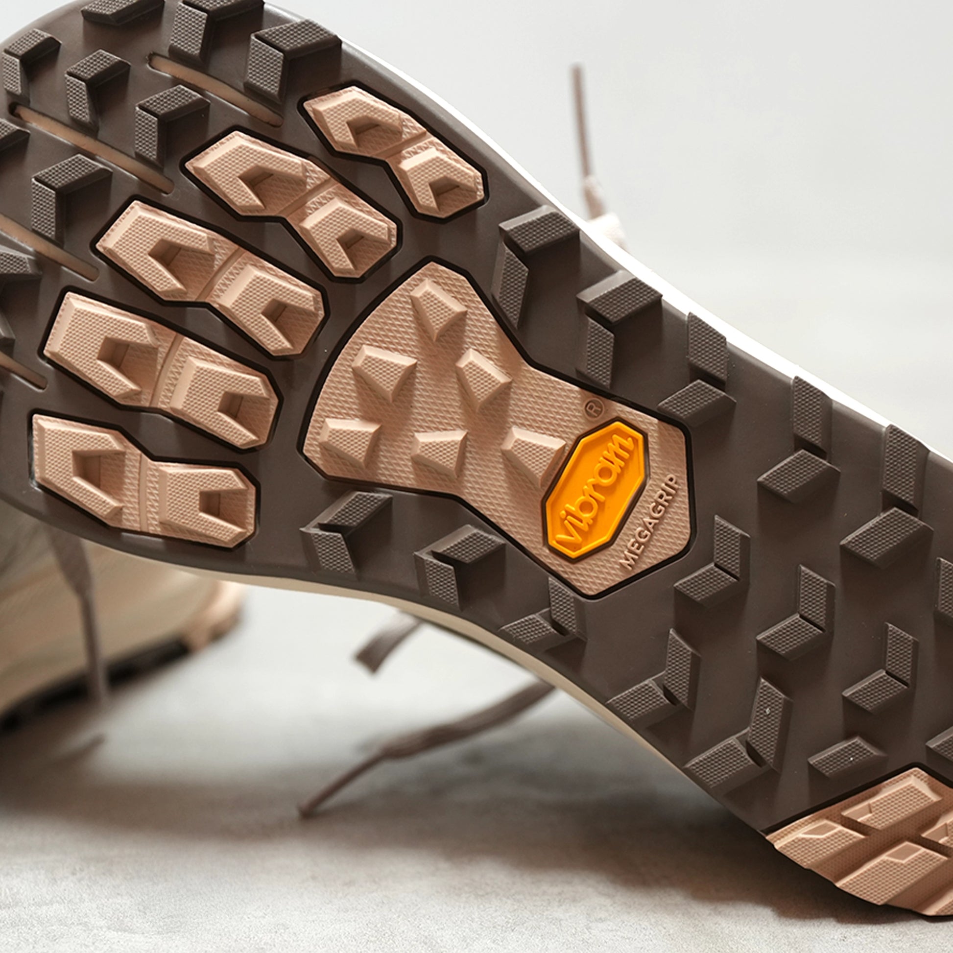 ALTRA アルトラ Lone Peak 9+ – Yosemite