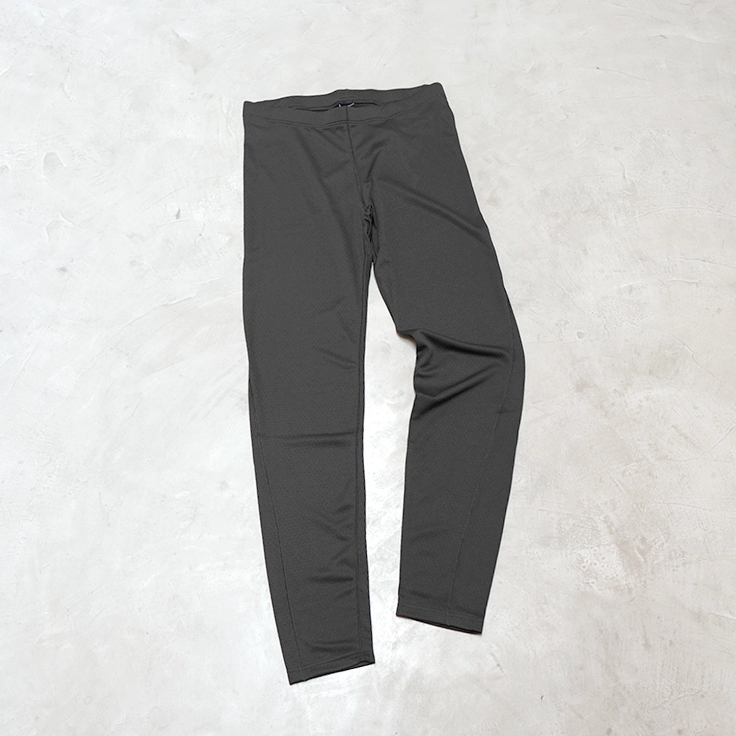 【patagonia】パタゴニア Kids Capilene Midweight Bottoms "Black" ※ネコポス可