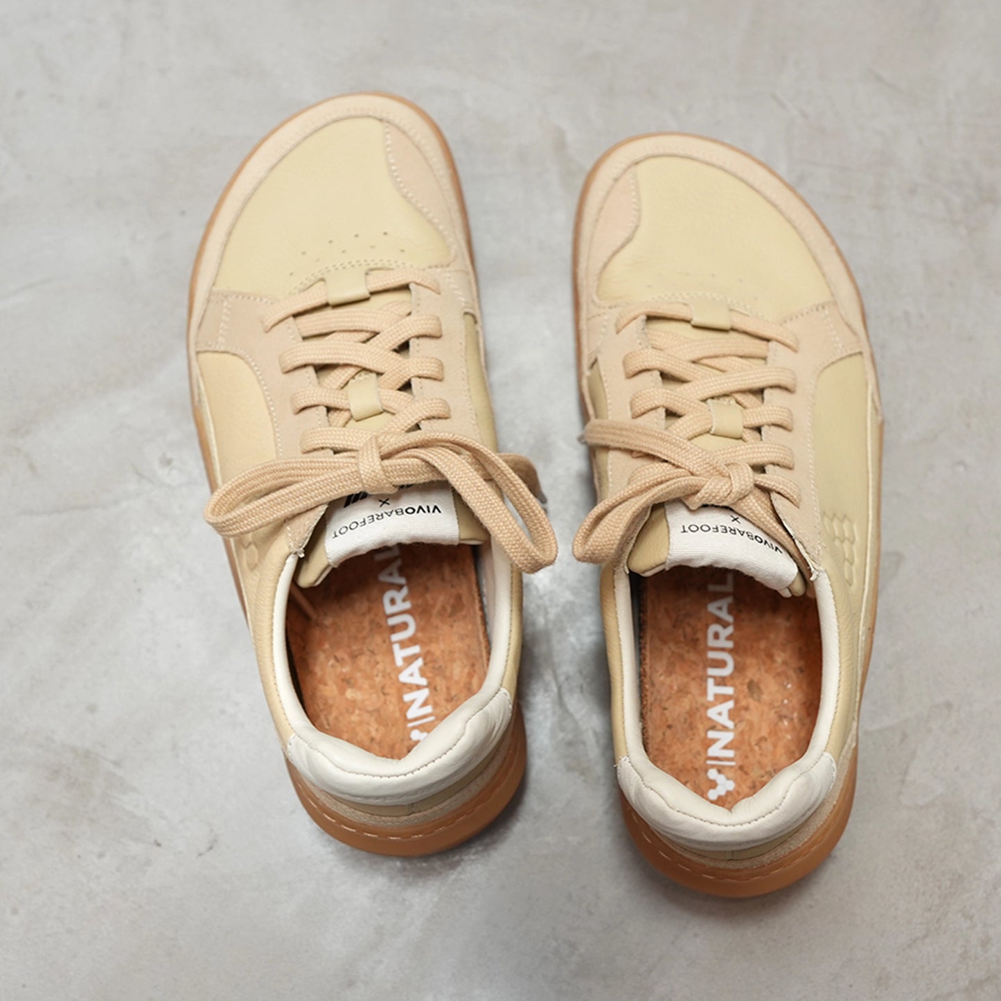 【VIVOBAREFOOT】ヴィヴォ ベアフット women's Gobi Ⅱ Sneaker Premium Leather "Desert Sand"