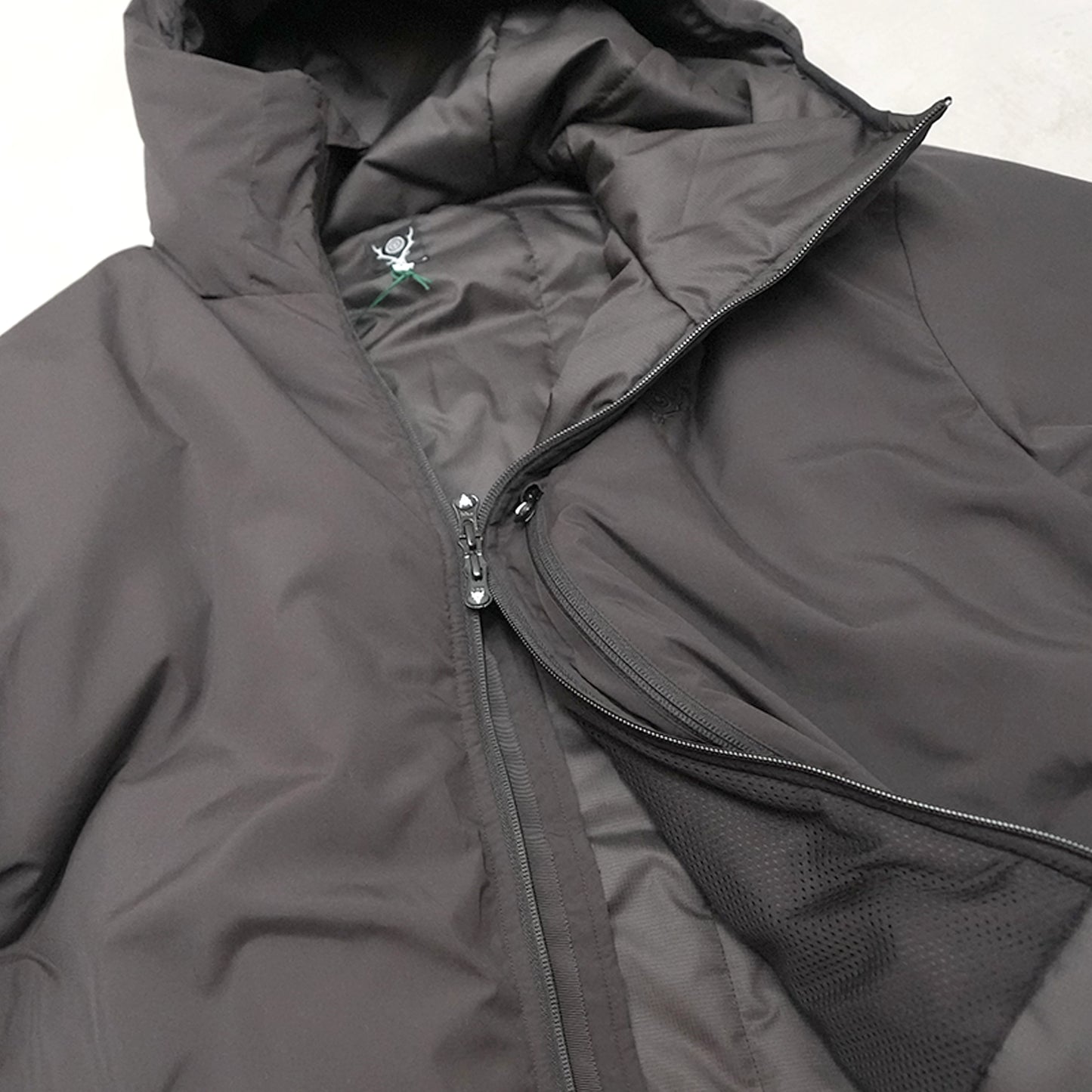 【South2 West8】サウスツーウエストエイト men's Insulator Zipped Parka-Peach Skin "Black"