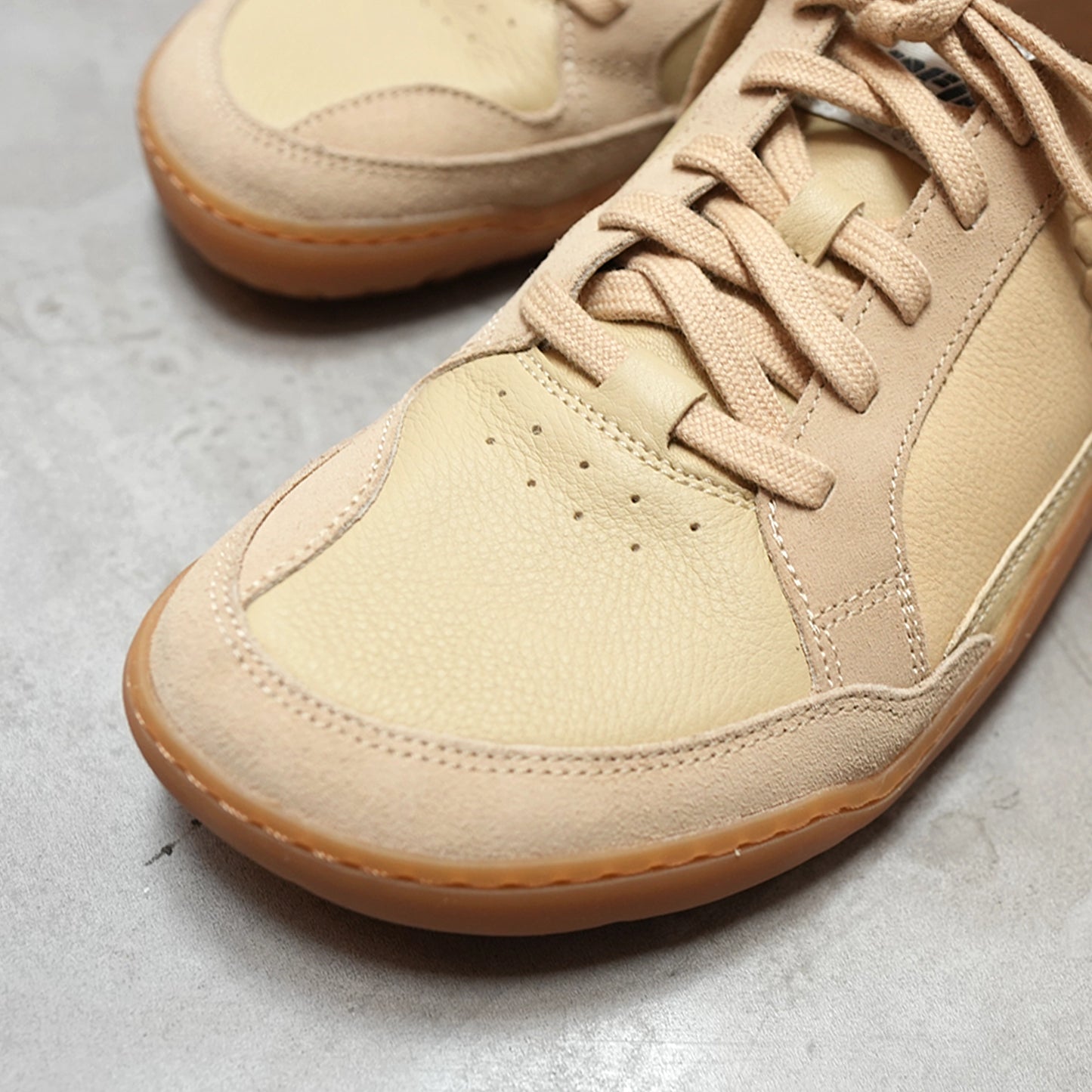 【VIVOBAREFOOT】ヴィヴォ ベアフット women's Gobi Ⅱ Sneaker Premium Leather "Desert Sand"