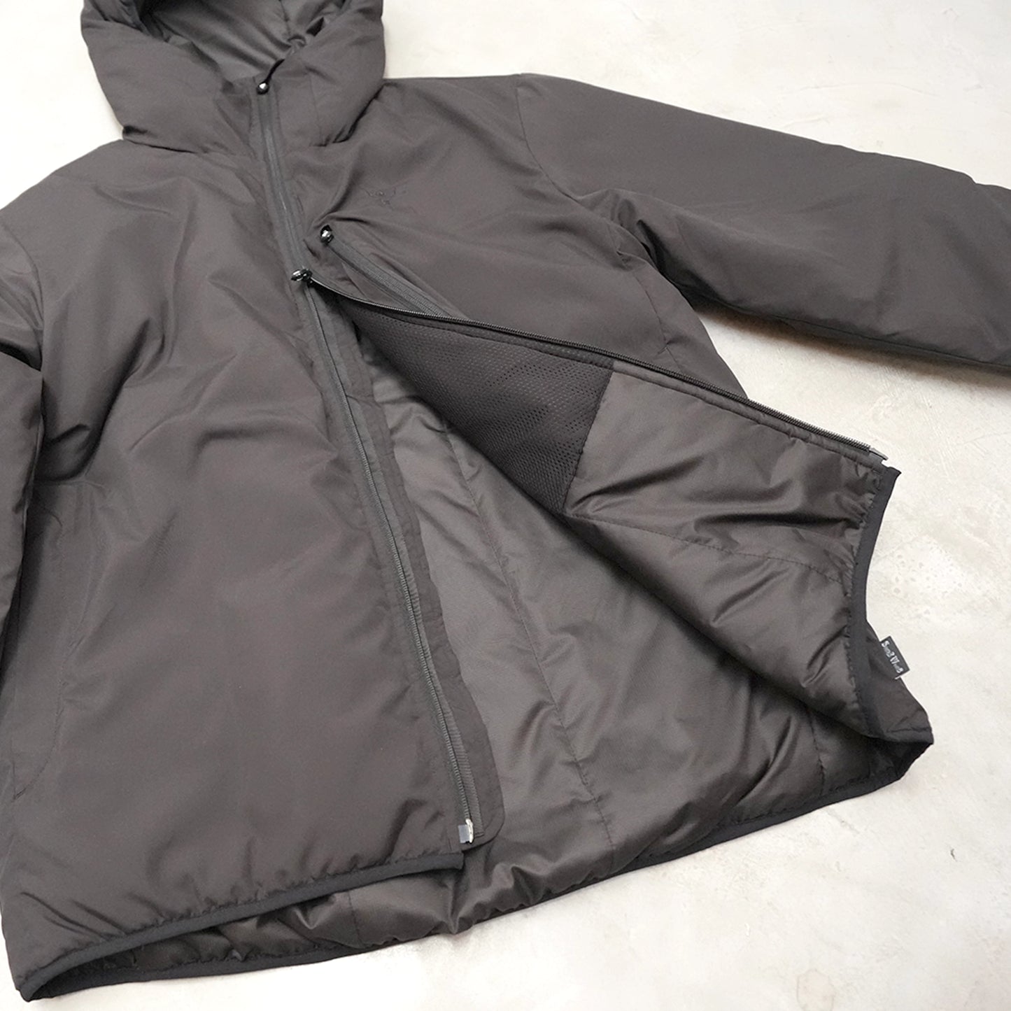 【South2 West8】サウスツーウエストエイト men's Insulator Zipped Parka-Peach Skin "Black"
