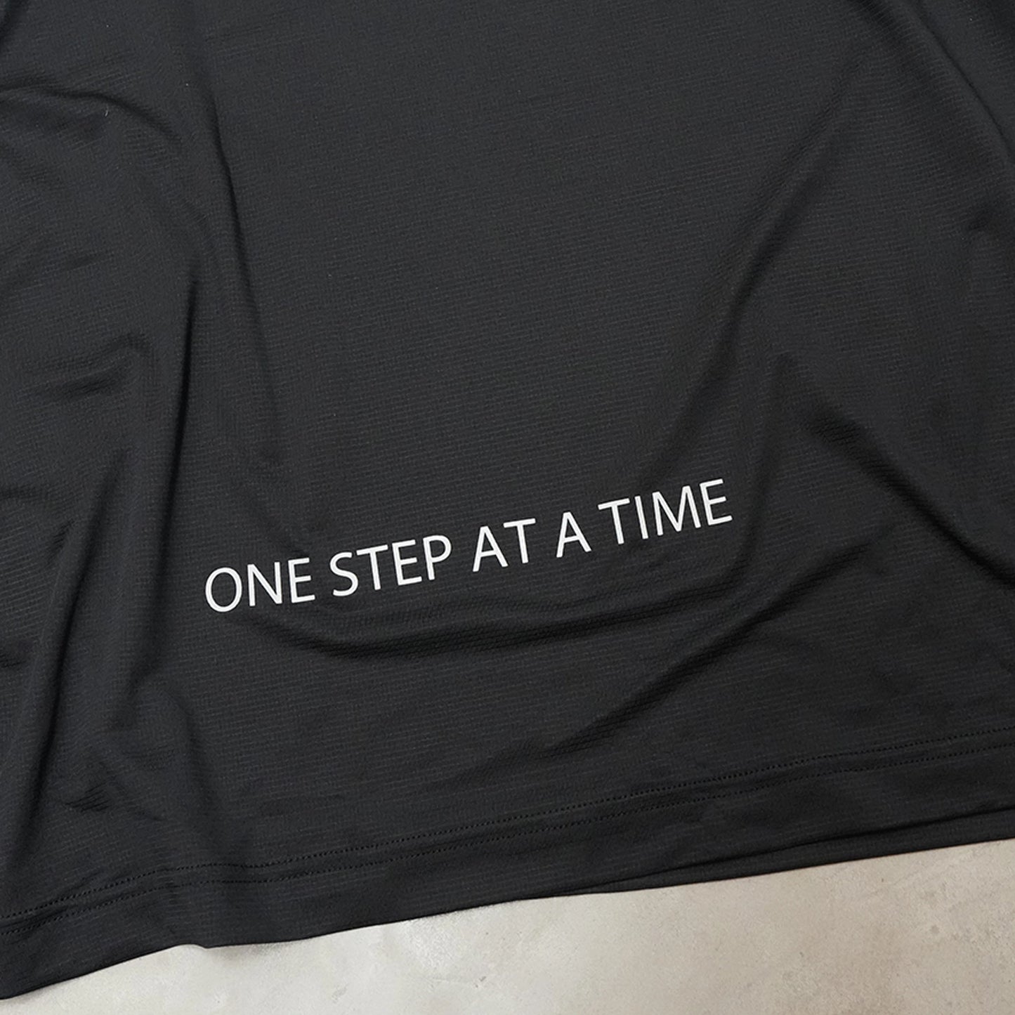 【and wander】アンドワンダー Altra × and wander SS T "Black" ※ネコポス可