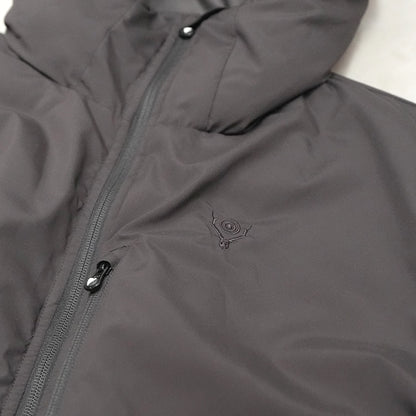 【South2 West8】サウスツーウエストエイト men's Insulator Zipped Parka-Peach Skin "Black"