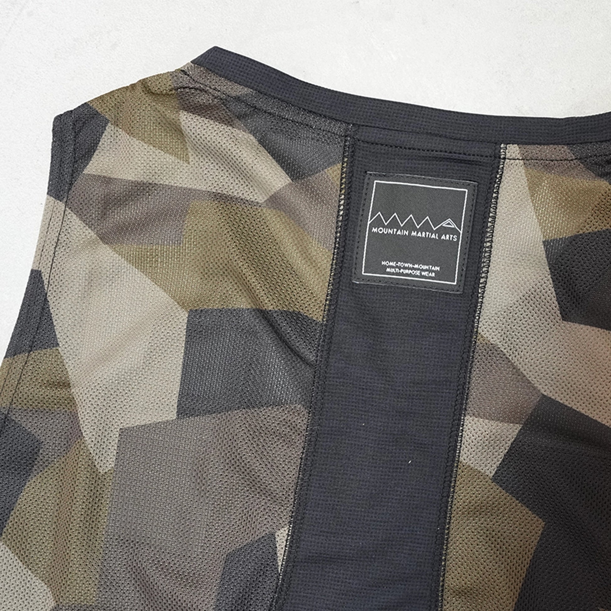 MOUNTAIN MARTIAL ARTS ノースリーブ レーシング モザイク MOUNTAIN MARTIAL ARTS モザイク ノースリーブ レーシング