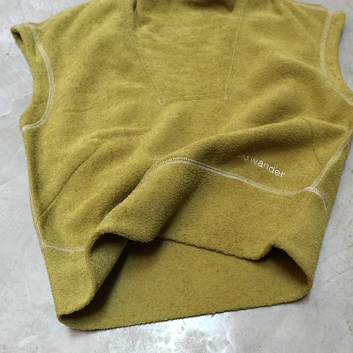 【and wander】アンドワンダー women's PE warm pile vest "2Color"