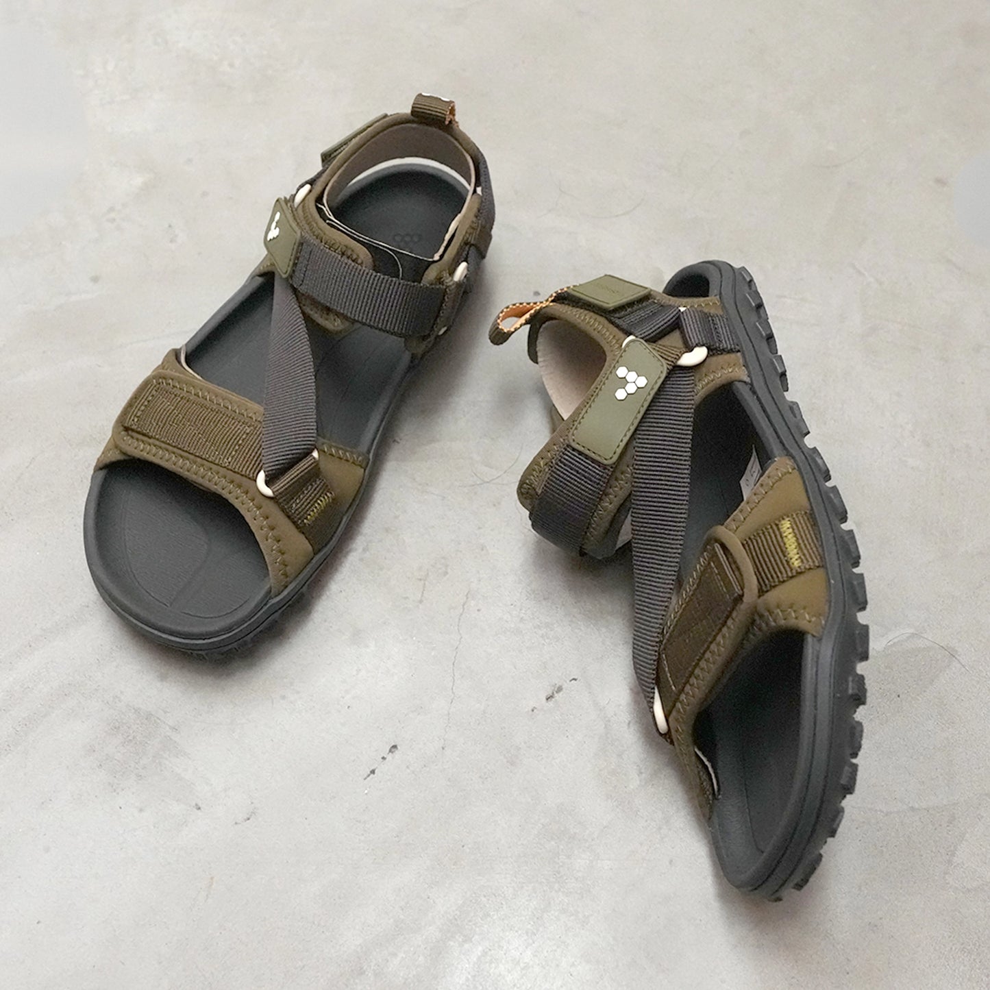 【VIVOBAREFOOT】ヴィヴォ ベアフット men's Tracker Ora Sandal "2Color"