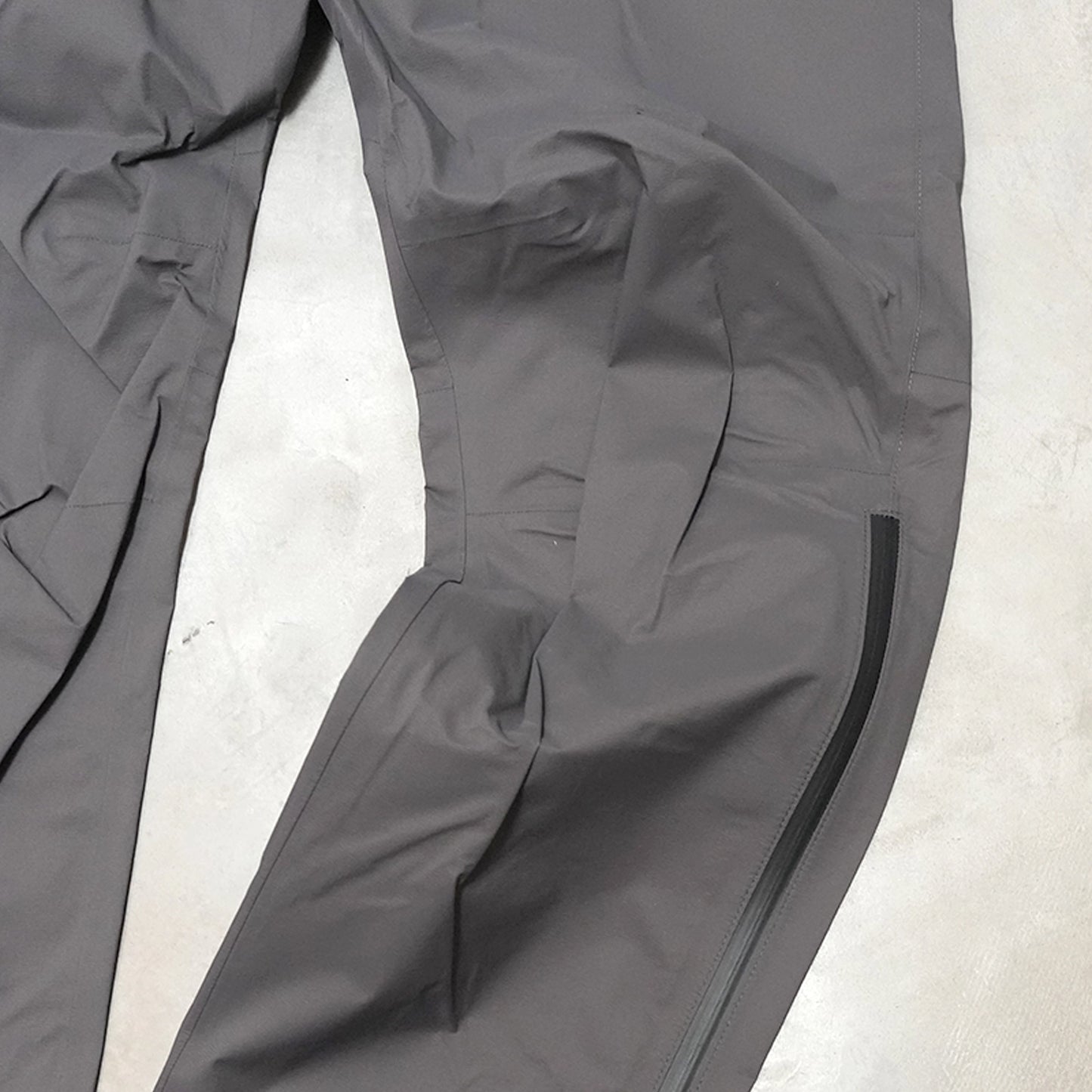 【Teton Bros】ティートンブロス unisex Feather Rain Pant "Gunmetal"