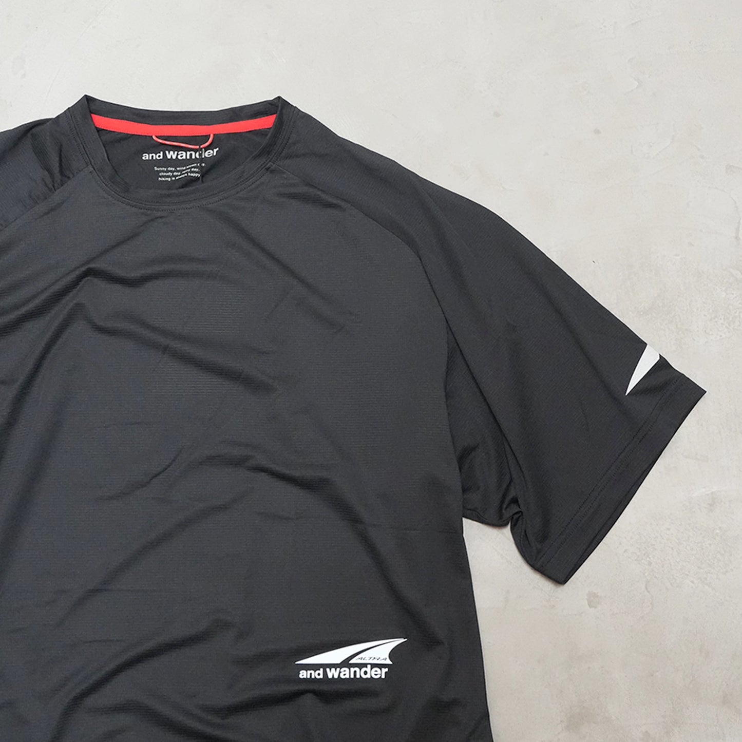 【and wander】アンドワンダー Altra × and wander SS T "Black" ※ネコポス可