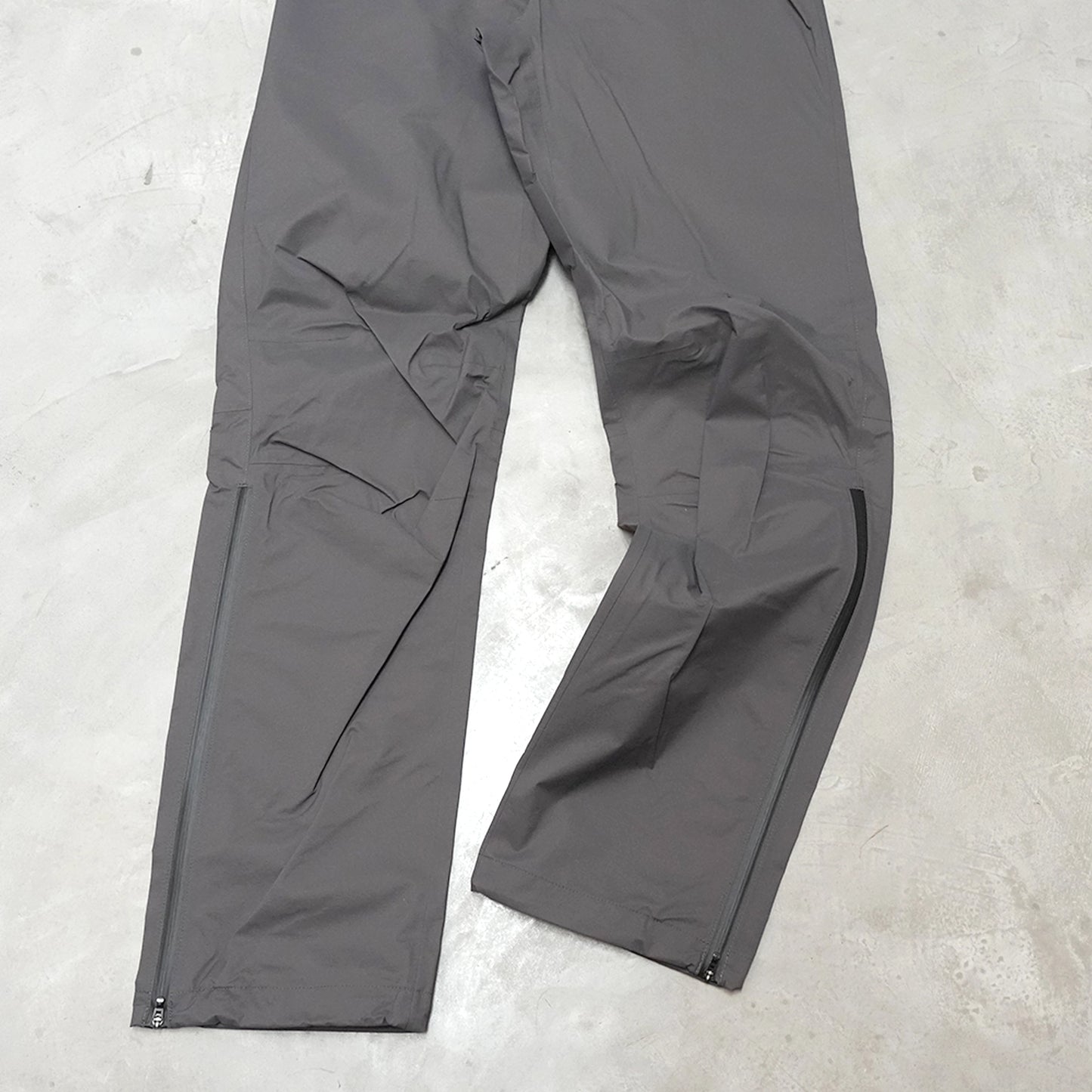 【Teton Bros】ティートンブロス unisex Feather Rain Pant "Gunmetal"