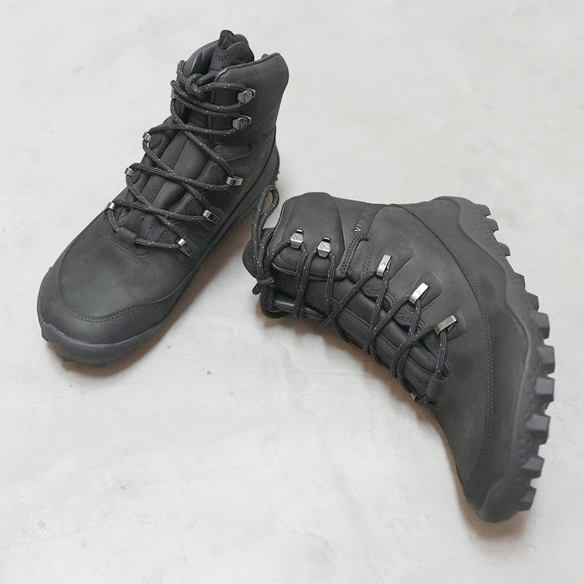 【VIVOBAREFOOT】ヴィヴォ ベアフット women's Tracker Winter Ⅲ SG "Obsidian"