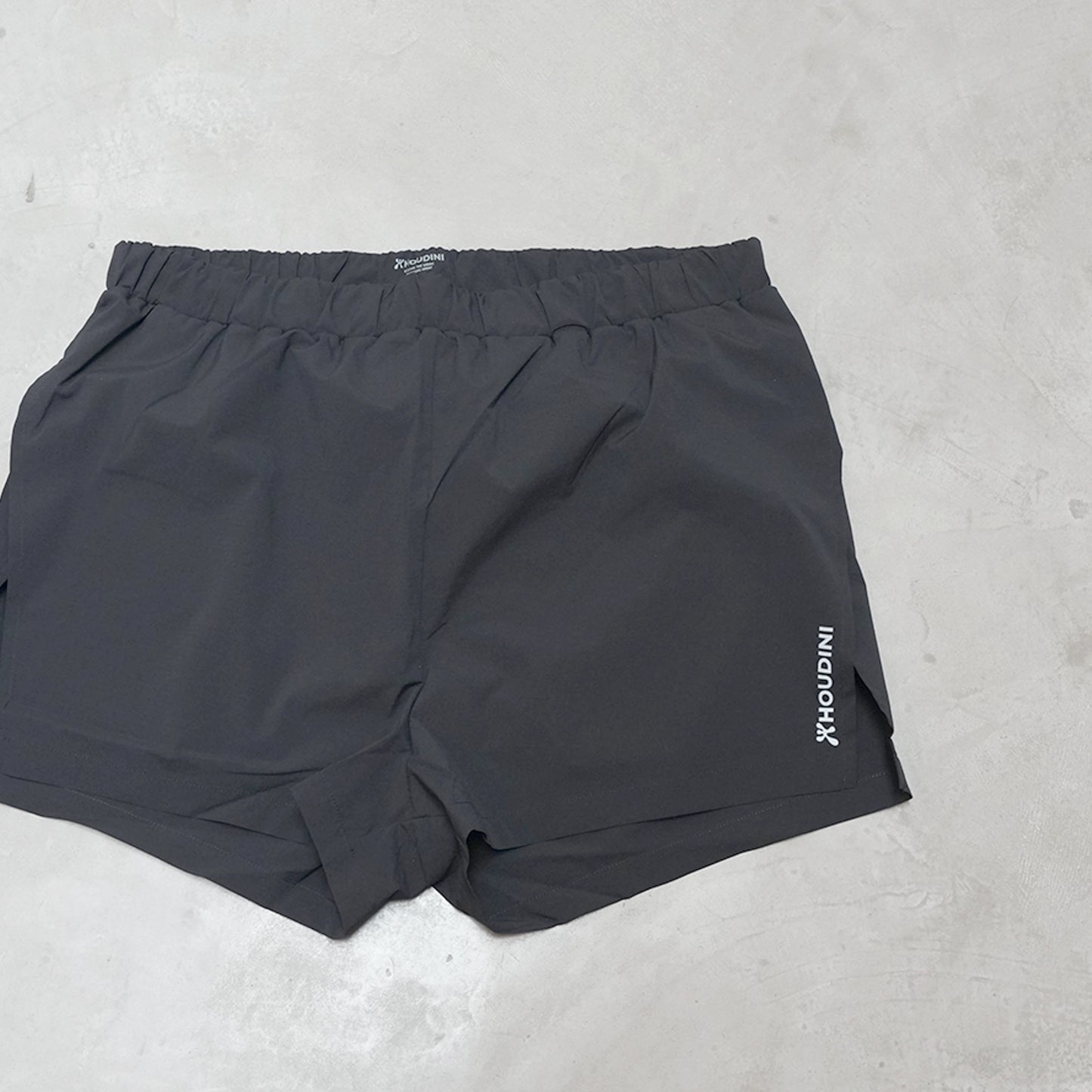 【HOUDINI】フーディニ men's Pace Split Shorts "True Black"