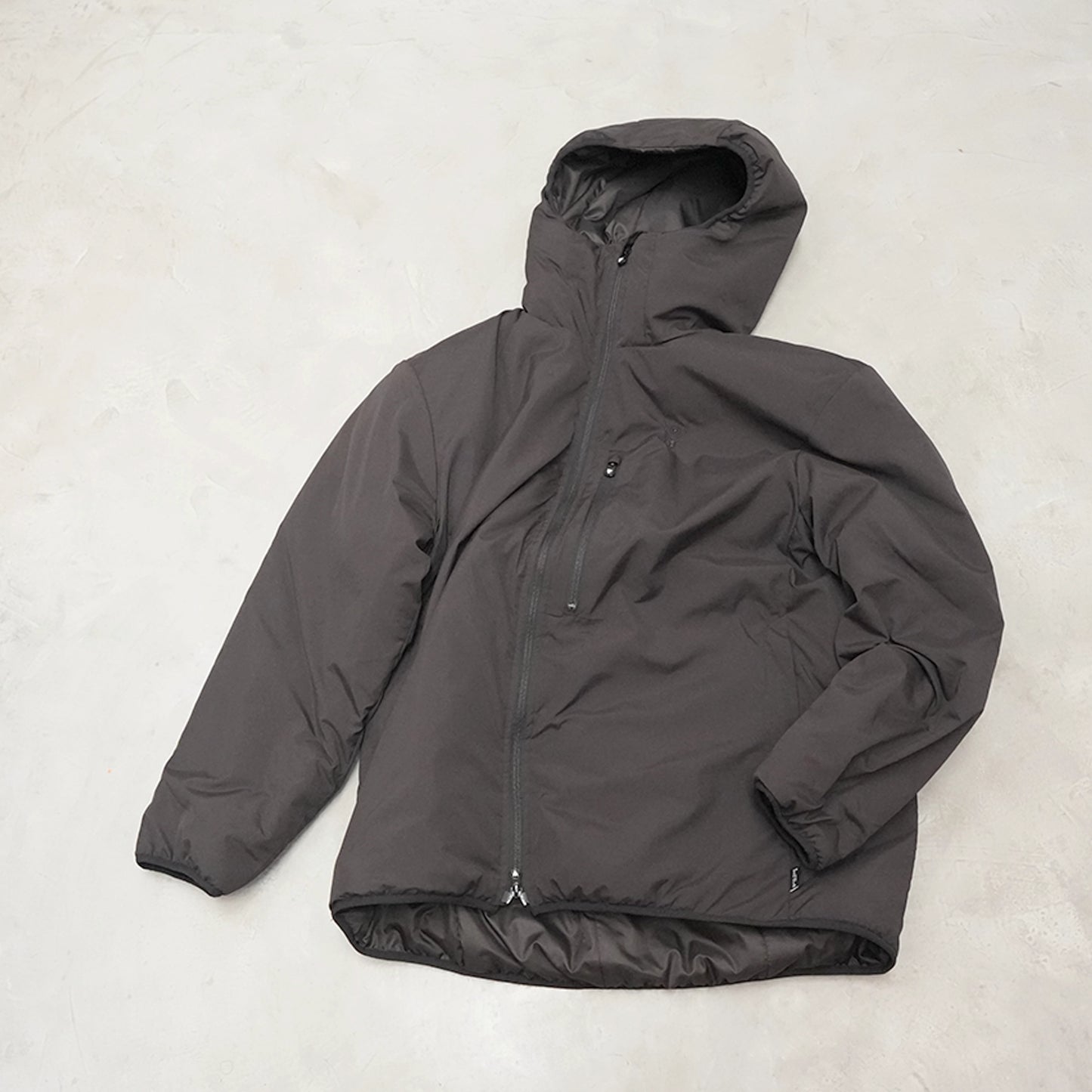 【South2 West8】サウスツーウエストエイト men's Insulator Zipped Parka-Peach Skin "Black"