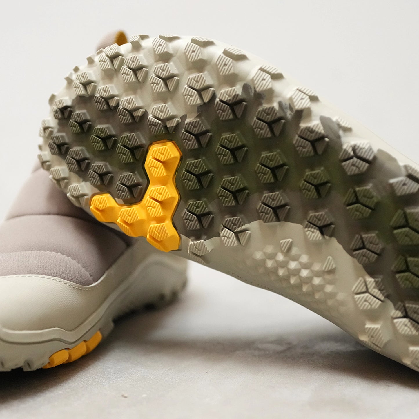 【VIVOBAREFOOT】ヴィヴォ ベアフット women's Explorer Mid JJF "Shadow Green"