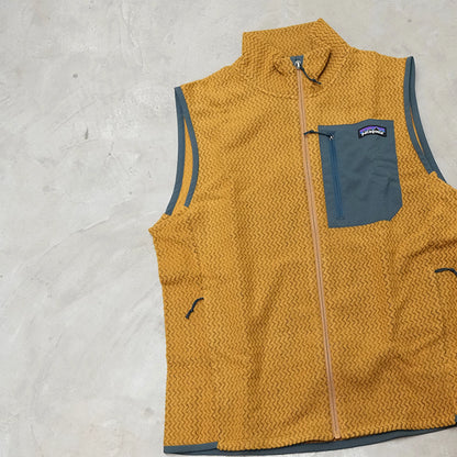 【patagonia】パタゴニア men's R1 Air Fleece Vest "2Color"