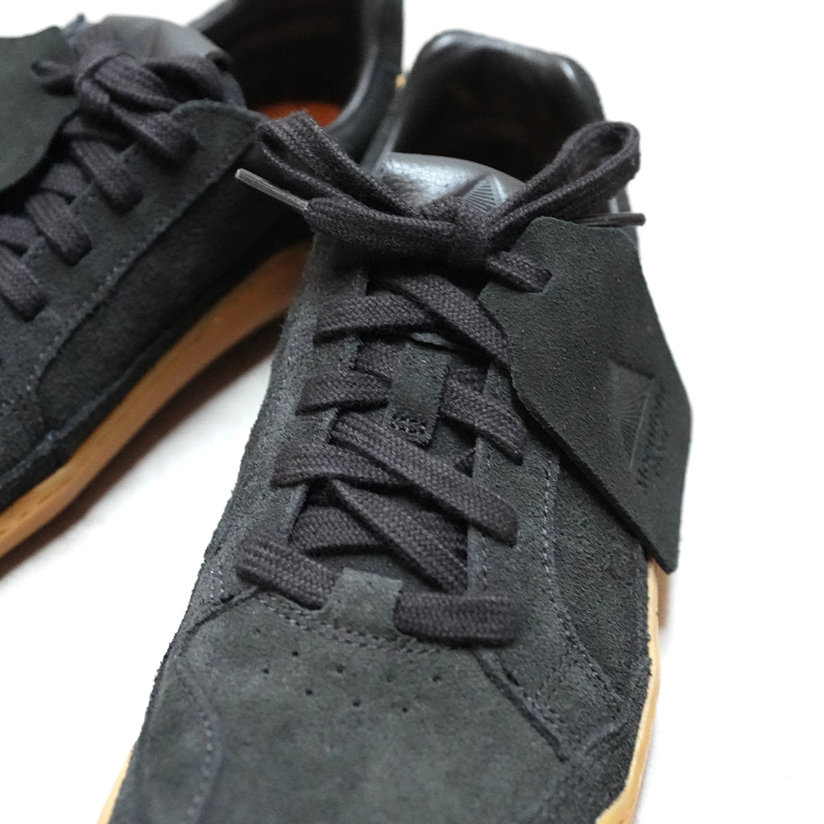 【Moonlight Gear】ムーンライトギア women's Gobi Sneaker Skate × Vivobarefoot "Obsidian"