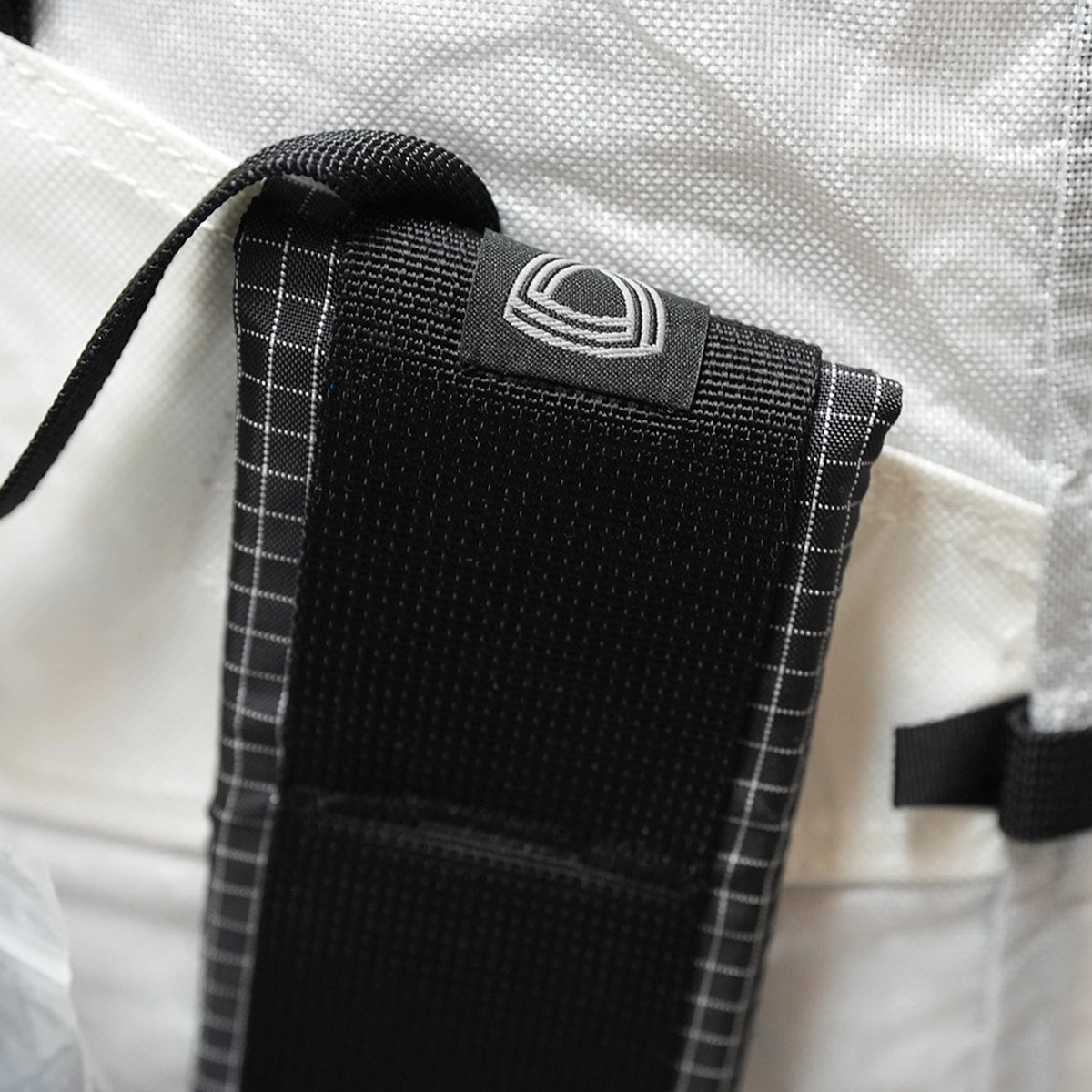 【Trail Bum】トレイルバム Fab Aluula "Translucent White"