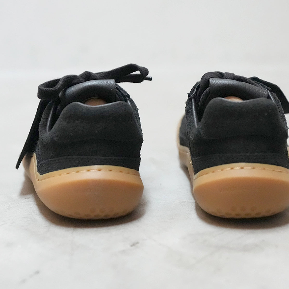 【Moonlight Gear】ムーンライトギア women's Gobi Sneaker Skate × Vivobarefoot "Obsidian"