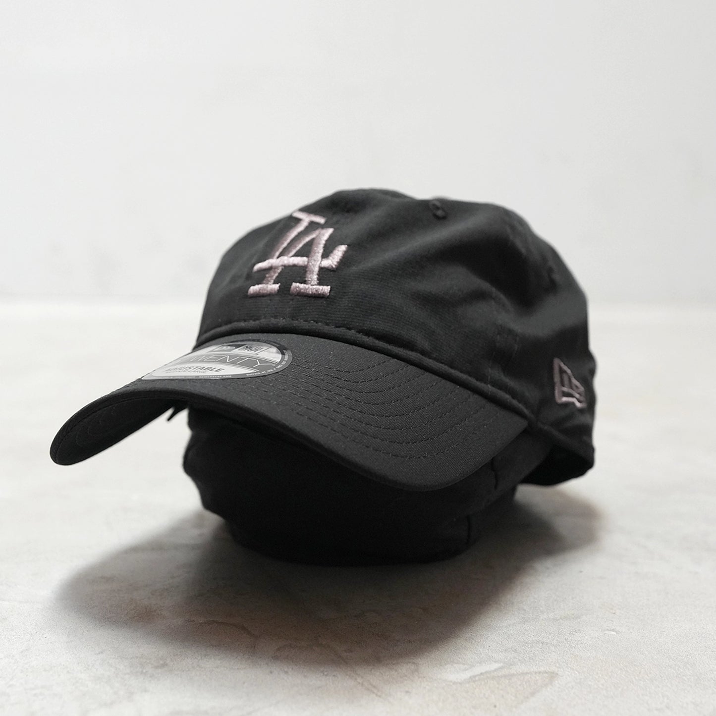 【NEW ERA OUTDOOR】ニューエラアウトドア 9TWENTY Velcro Strap Tech Air "3Color"