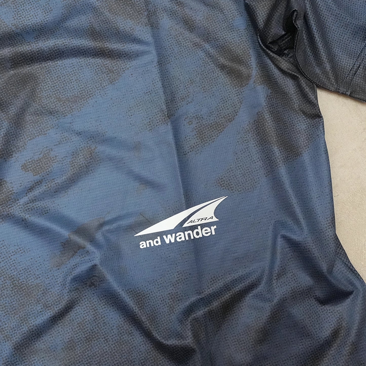 【and wander】アンドワンダー Altra × and wander graphic SS T "2Color" ※ネコポス可