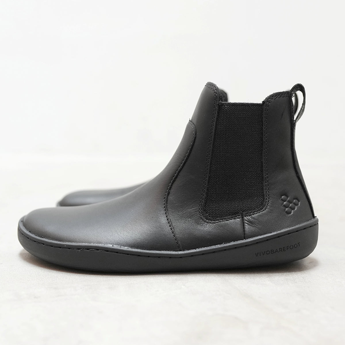 【VIVOBAREFOOT】ヴィヴォ ベアフット men's Sensus Chelsea "Obsidian"