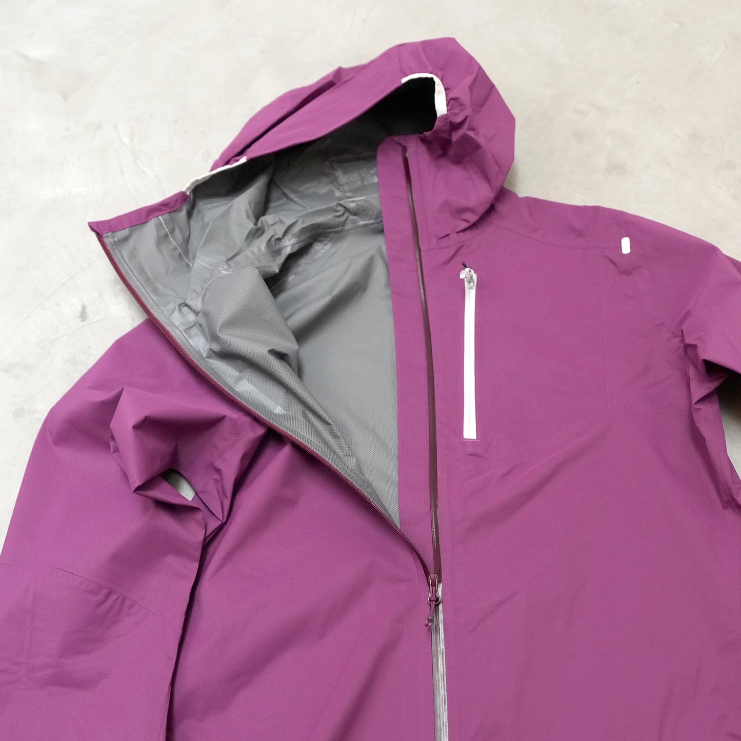 【Rab】ラブ women's Downpour Trail Light Jacket "2Color"