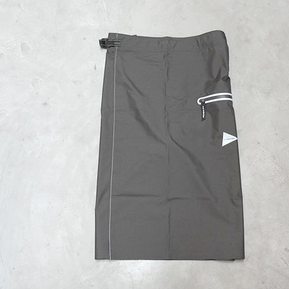 【and wander】アンドワンダー rain wrap skirt "Charcoal"