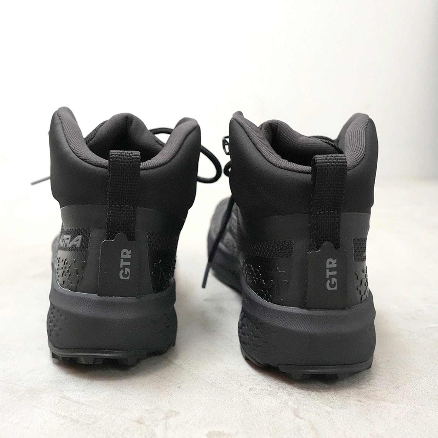 【ALTRA】アルトラ men's Timp 6 Mid GTX "Black×Black"
