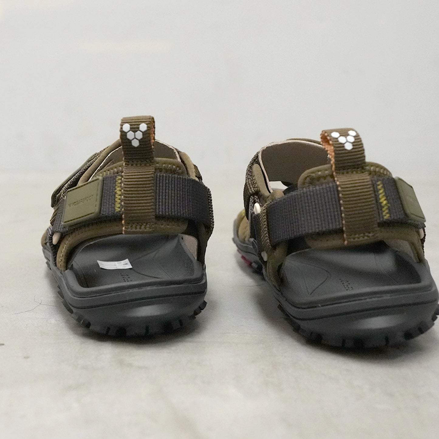 【VIVOBAREFOOT】ヴィヴォ ベアフット women's Tracker Ora Sandal "2Color"