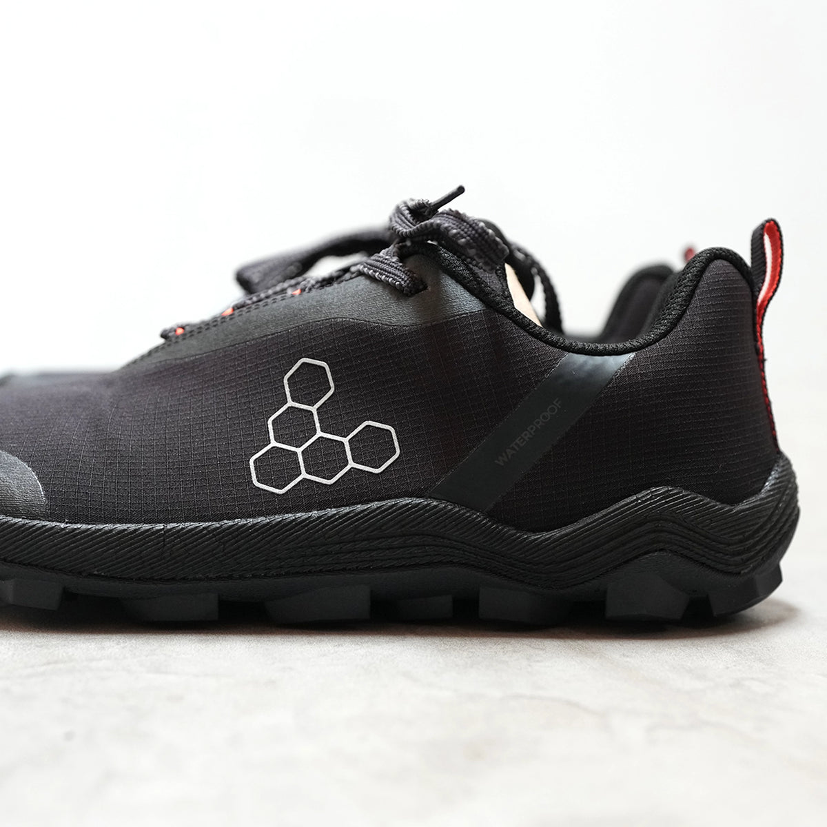 【VIVOBAREFOOT】ヴィヴォ ベアフット men's Primus Trail Flow Waterproof "Eclipse×Molten Lava"
