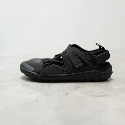 【VIVOBAREFOOT】ヴィヴォ ベアフット women's Tracker Sandal "Obsidian"