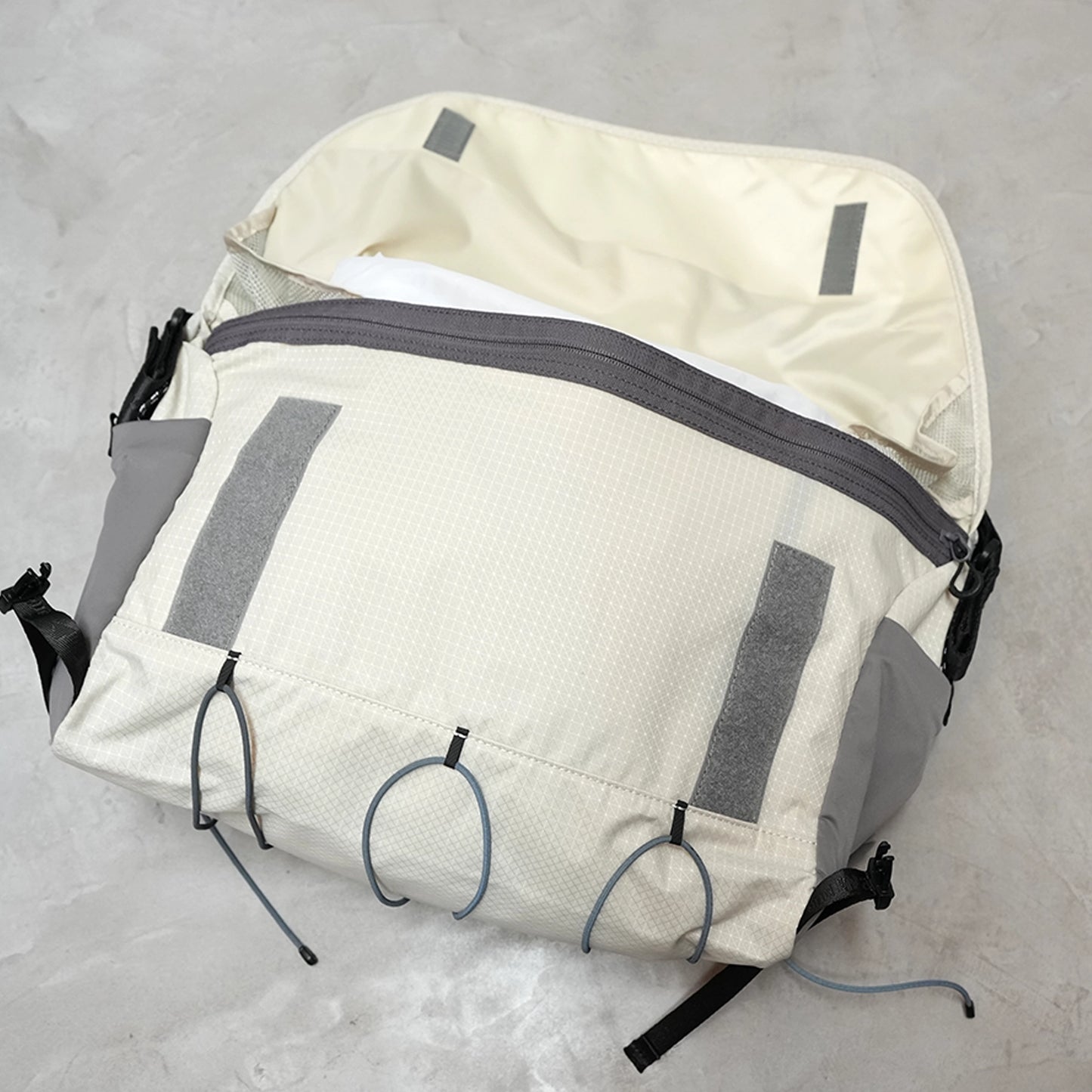 【and wander】アンドワンダー ocean rip messenger bag ”2Color”
