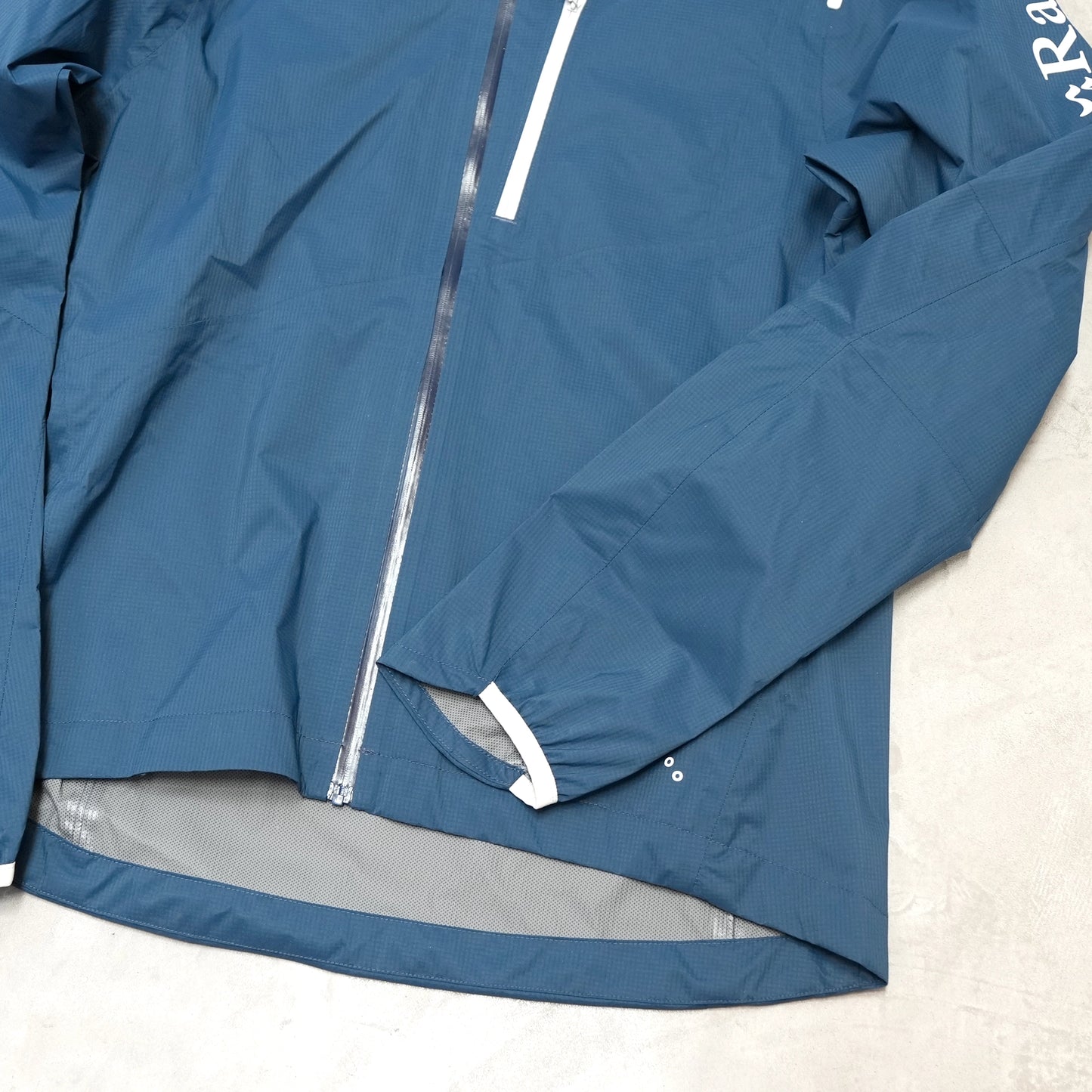【Rab】ラブ women's Downpour Trail Light Jacket "2Color"
