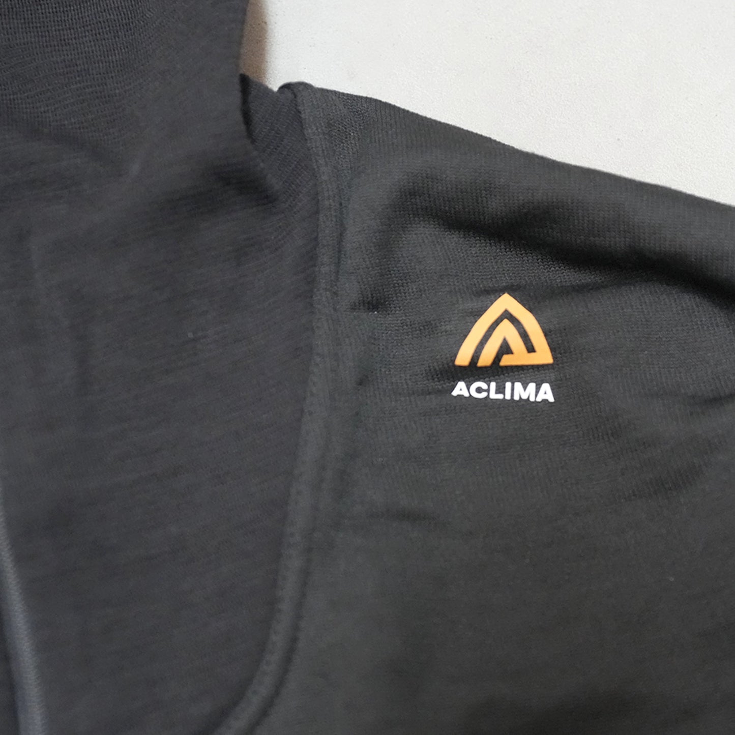 【ACLIMA】アクリマ men's Hotwool Polo Zip "Jet Black"