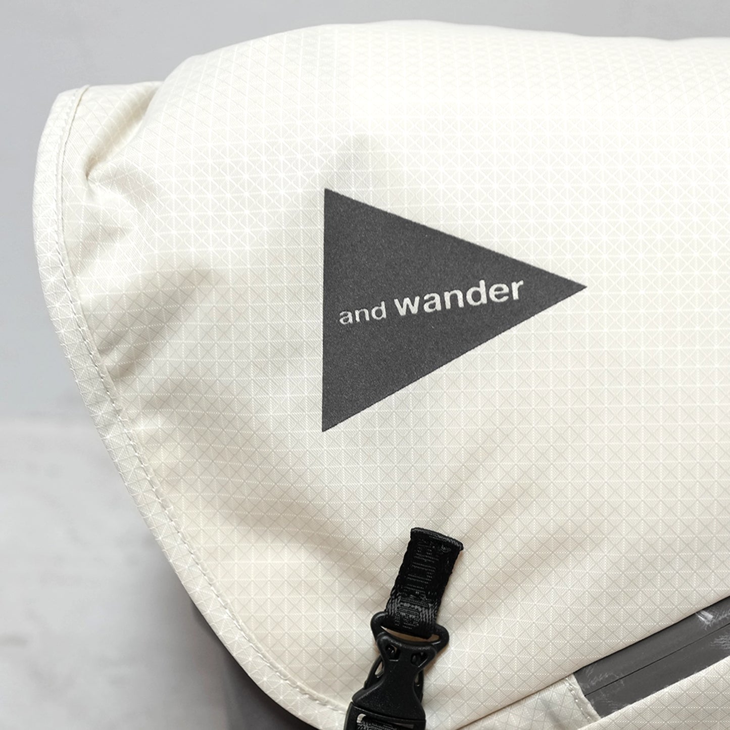 【and wander】アンドワンダー ocean rip messenger bag ”2Color”