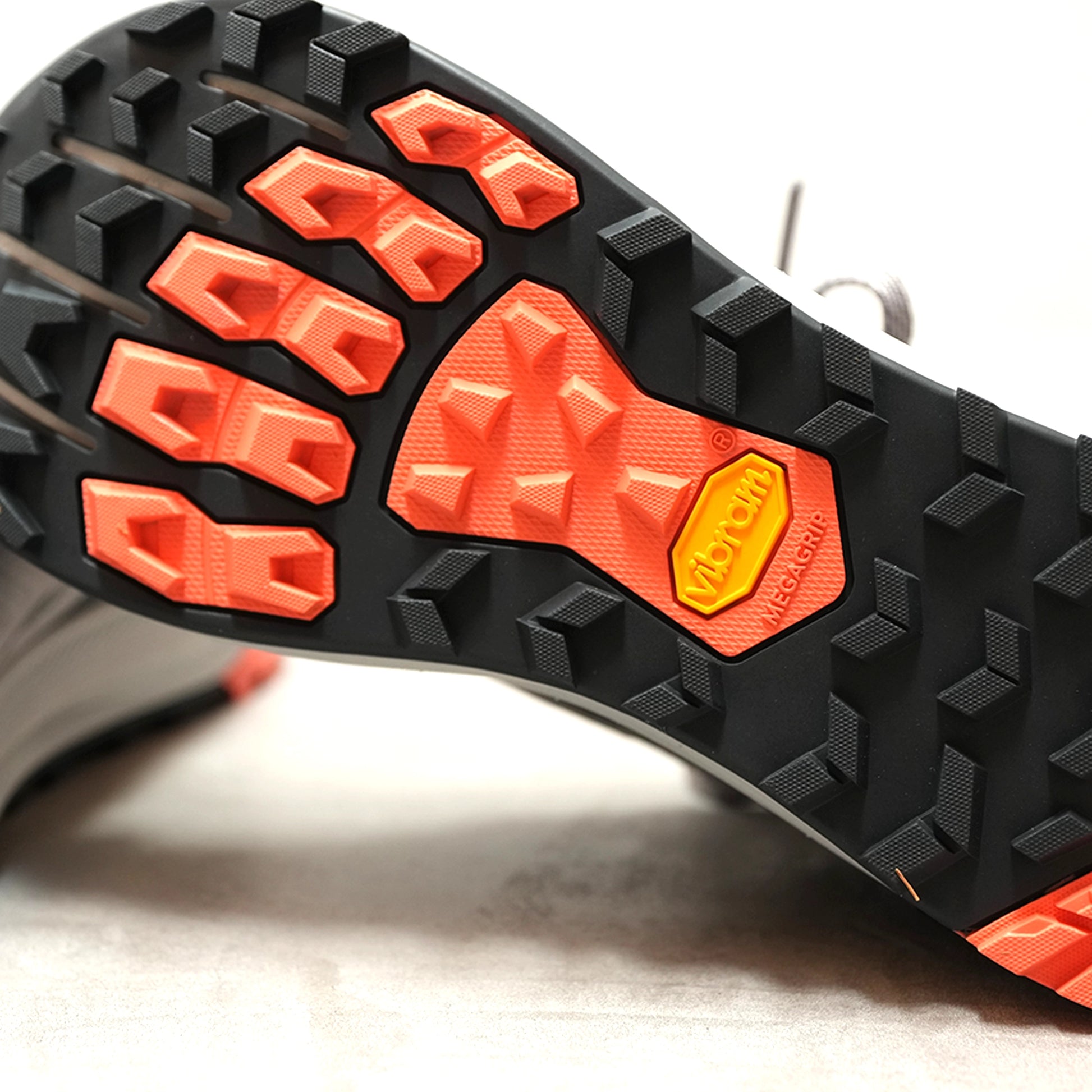 あら アルナス ALTRA アルトラ Lone Peak 9+ – Yosemite