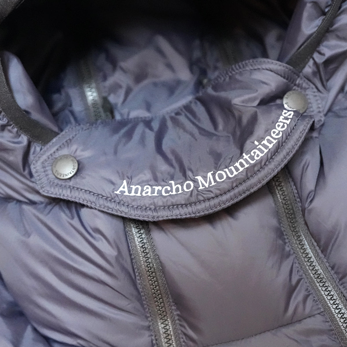 【Mountain Research】マウンテンリサーチ 4 Zips Down Parka "Black"