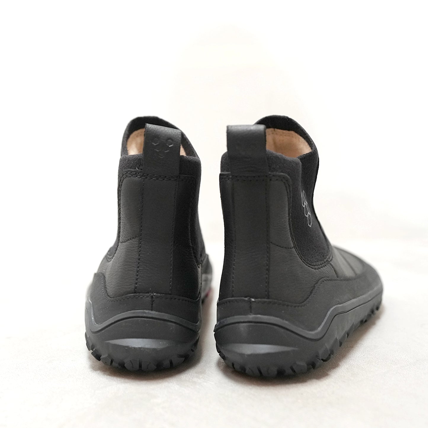 【VIVOBAREFOOT】ヴィヴォ ベアフット men's Explorer Chelsea "Obsidian"