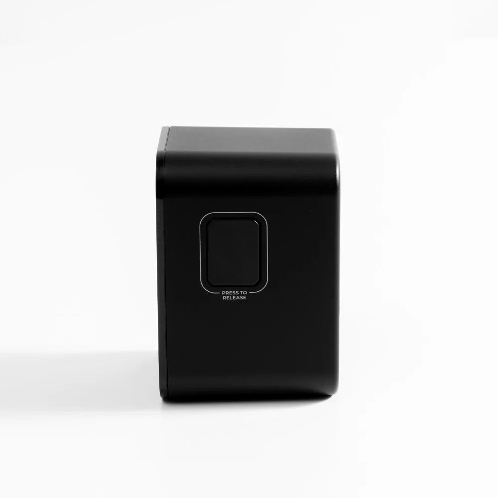 【Matador】マタドール Global Travel Adapter "Black"